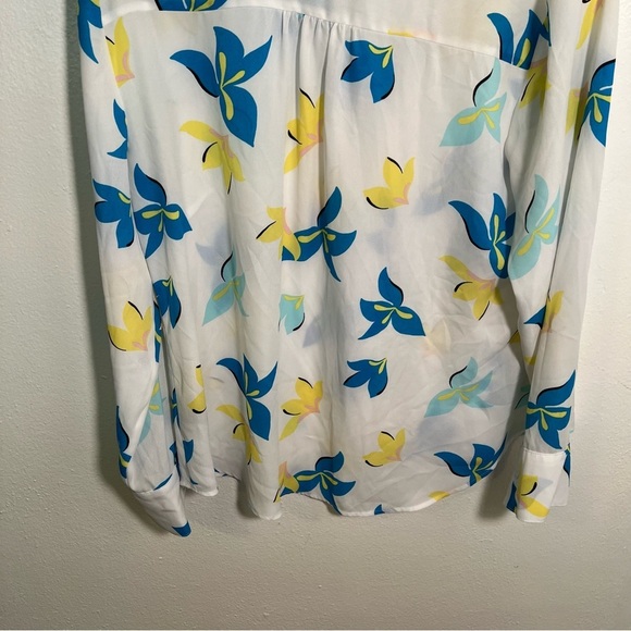Worthington Button Down Blouse White Blue Floral PL - Picture 8 of 10